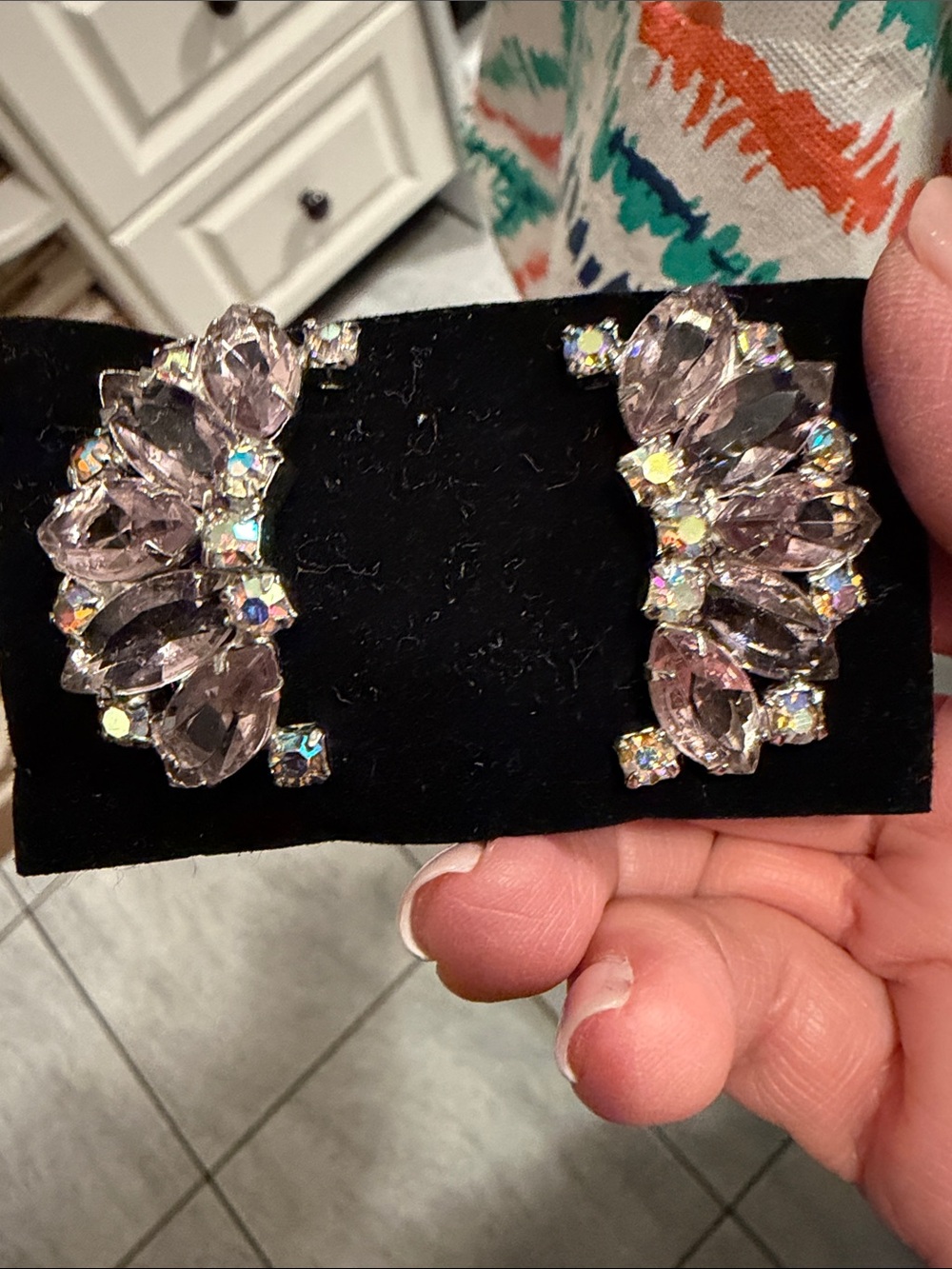 Vintage lavender/ab glass Crystals Clip-On Earrings like new gorgeous in light